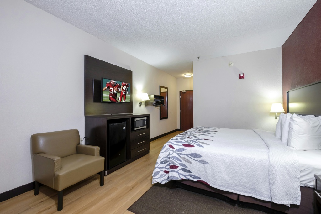 Red Roof Inn & Suites Dover Downtown — 3