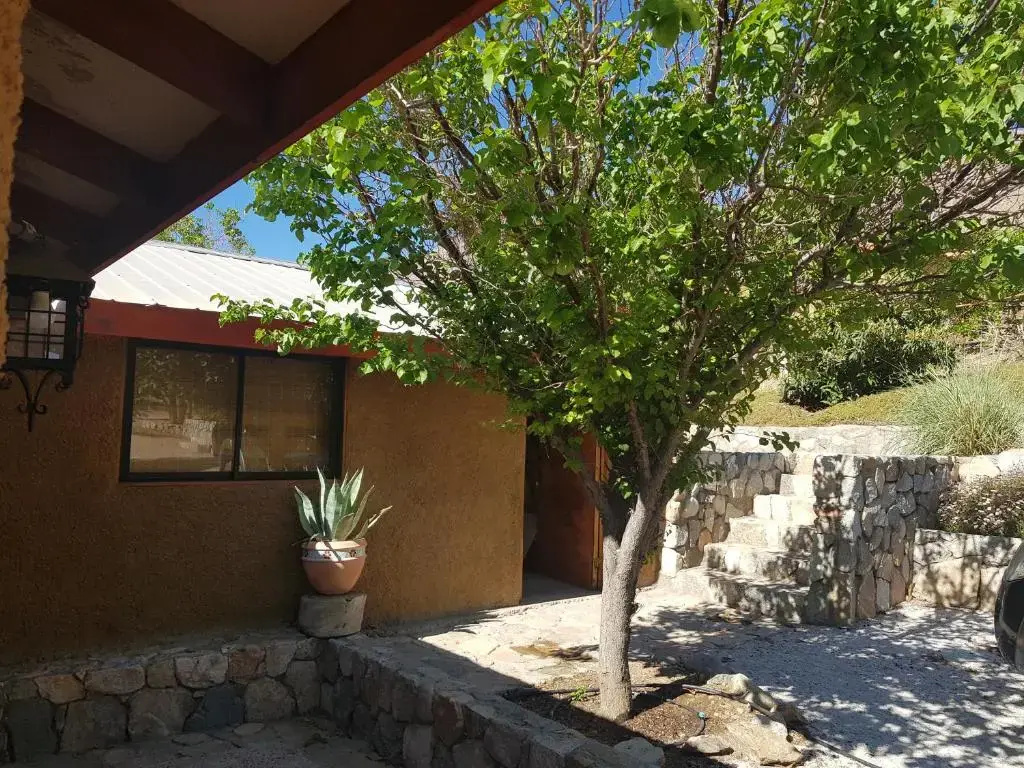 4 Bedrooms Cottage