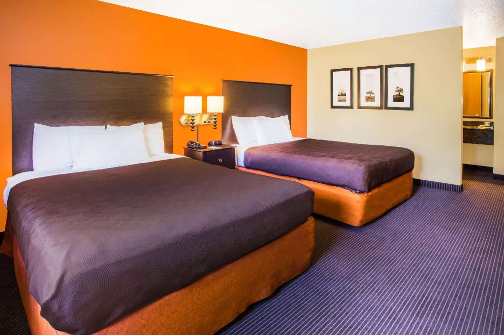 AmericInn by Wyndham Menomonie - Chambres