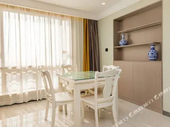 Double Suite with city view full double bed