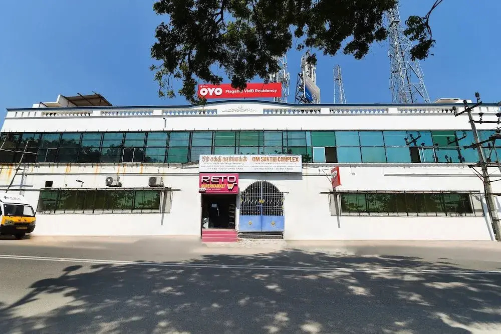 Oyo Flagship 39748 Om Sakthi Complex Pethuchettypet
