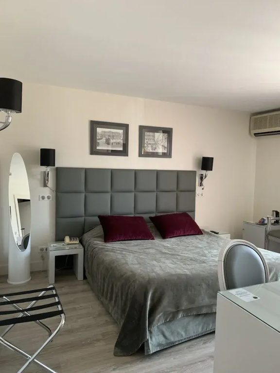 Superior Double room with balcony (full double bed)