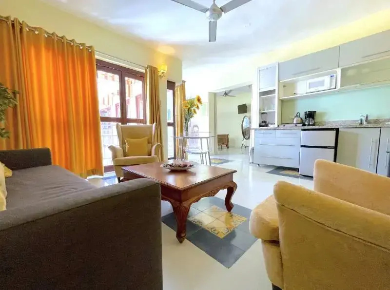 Double Suite (full double bed)