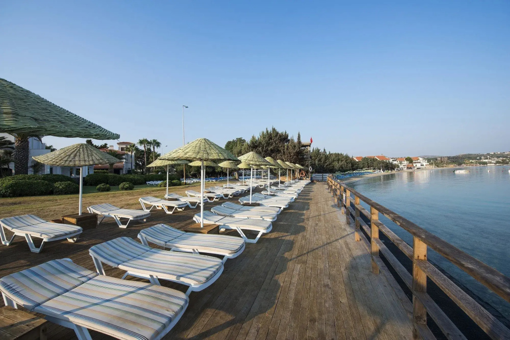 Beach & Waterfront