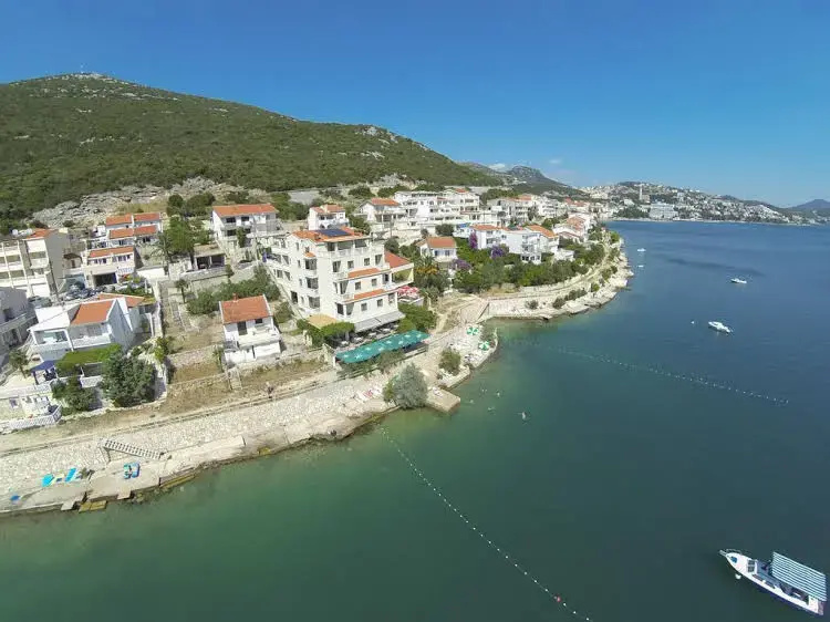 Beach & Waterfront