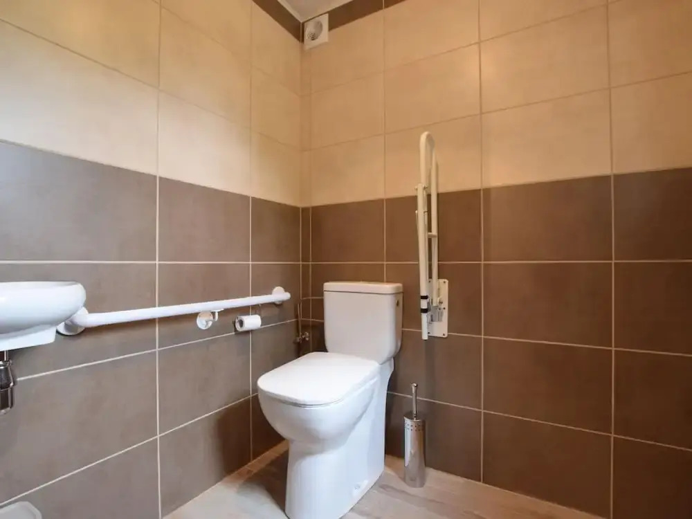 Superb Villa With a Large Garden - фото 11