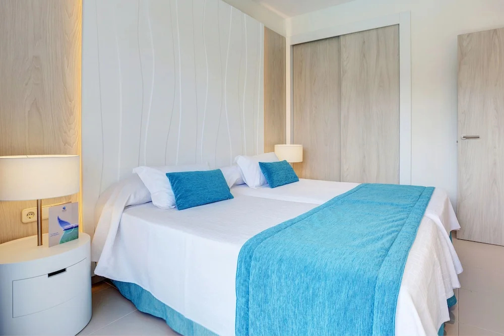 1 Bedroom Apartment with balcony