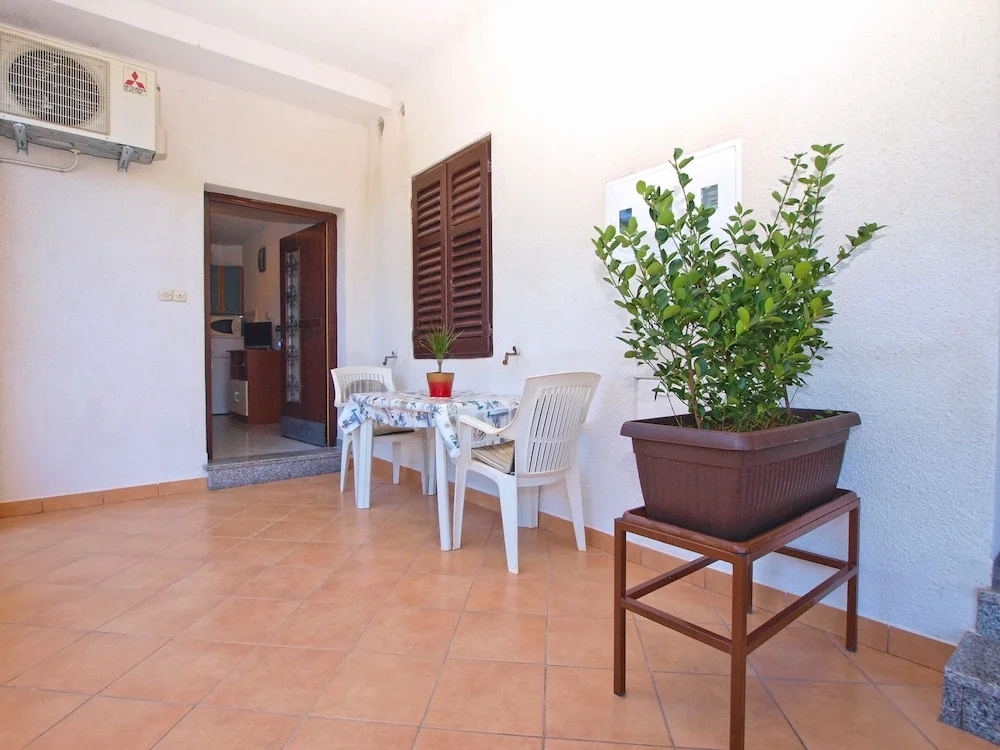 Apartments Blazenka 1270
