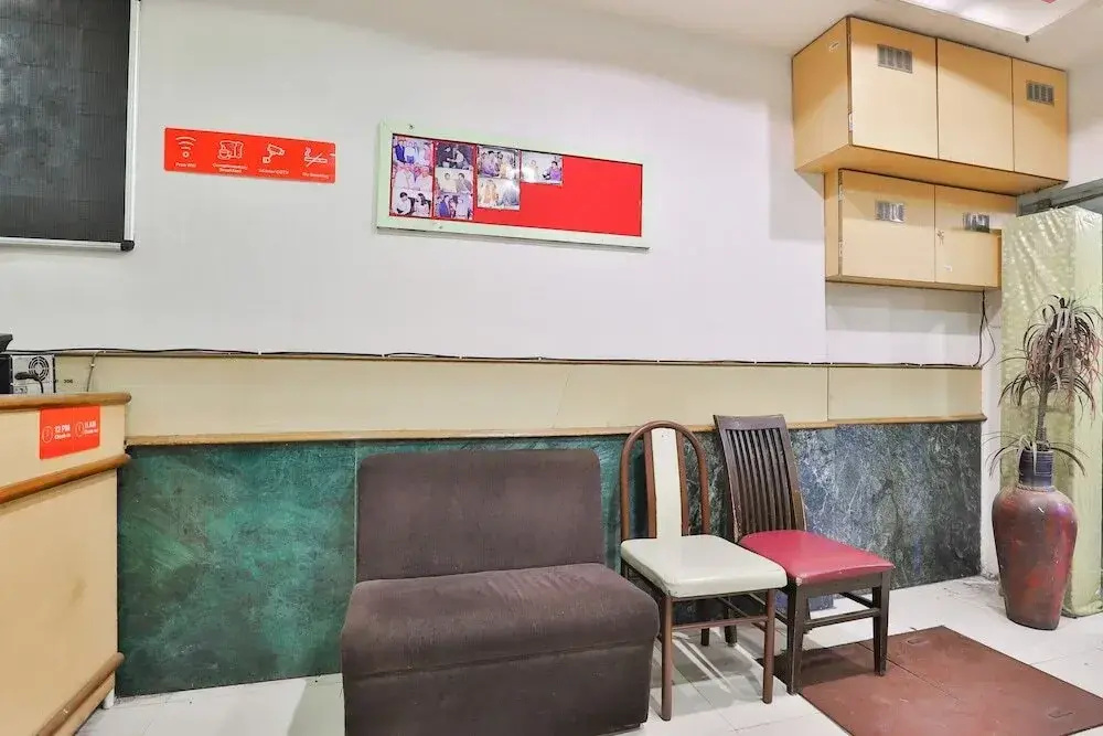 Hotel Moris Banquets by OYO Rooms