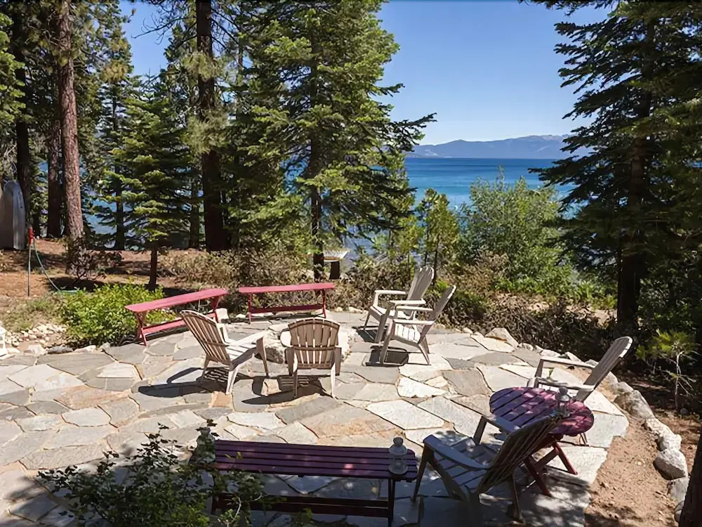 Fraser Lakefront Rental Cabin by RedAwning