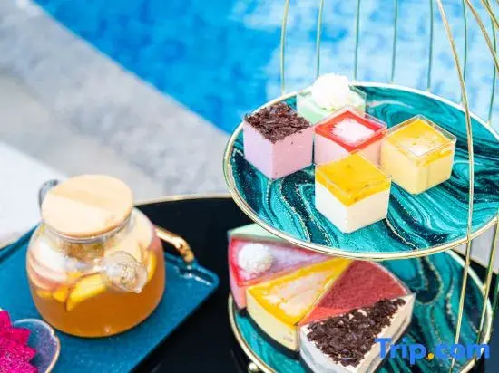 Food & Beverage