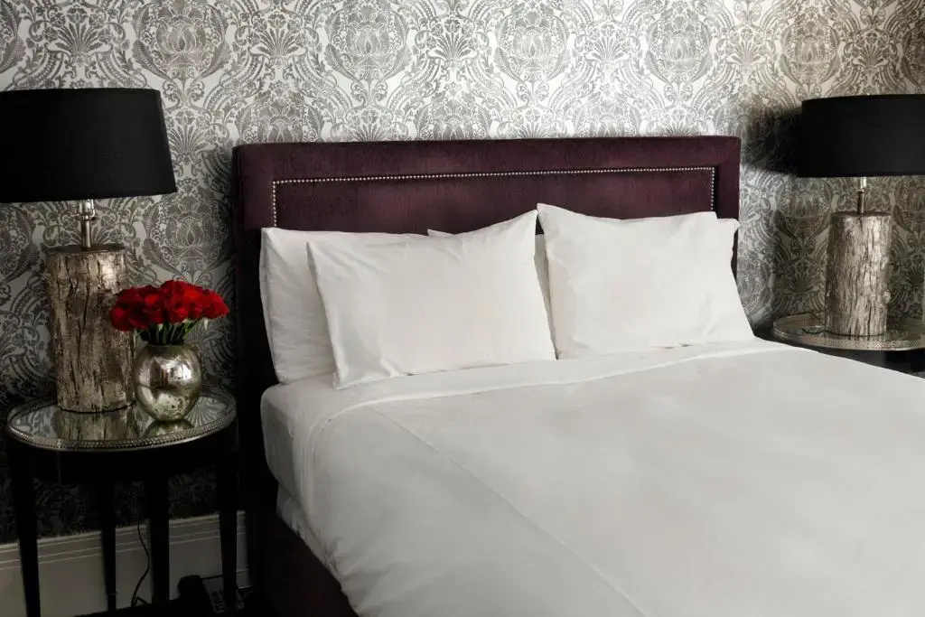 Double Suite (full double bed)