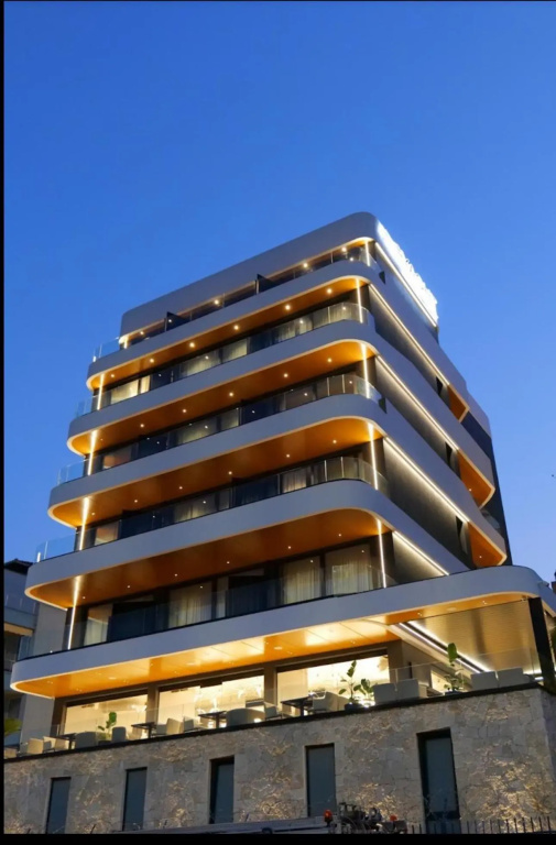 Yacht Premium Hotel
