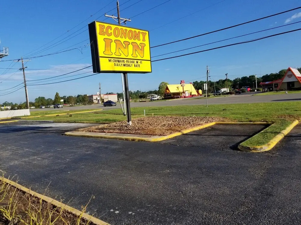 AmeriStay Inn &Suites