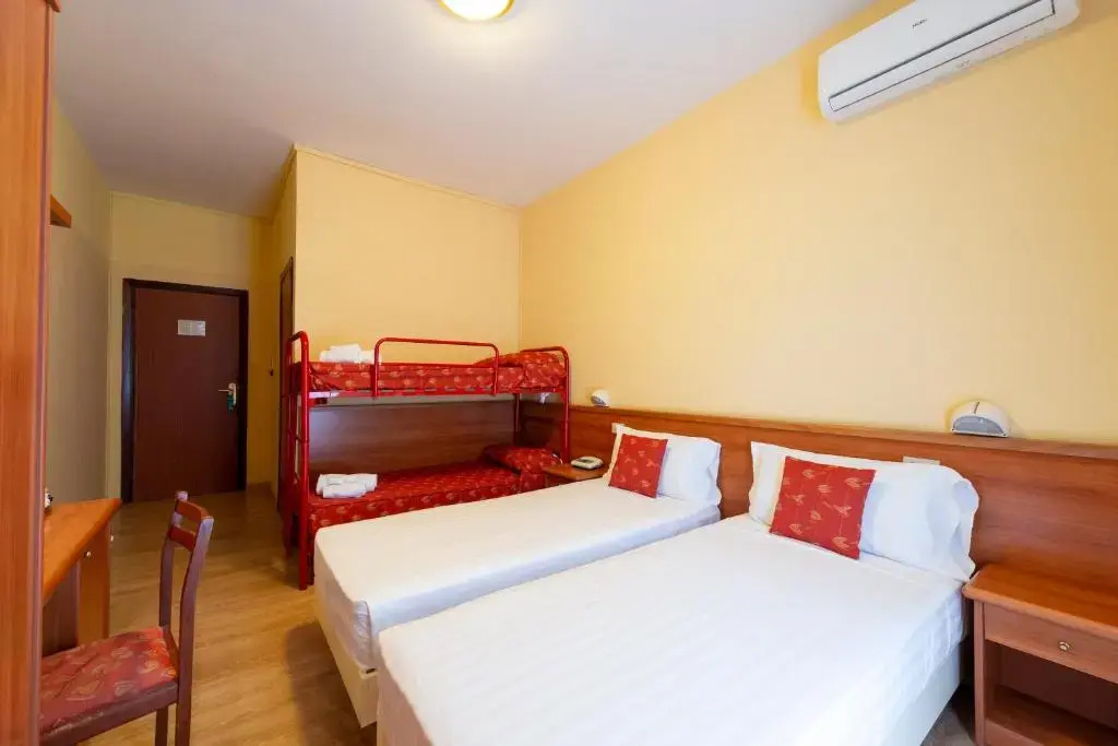 Standard Quadruple room with balcony