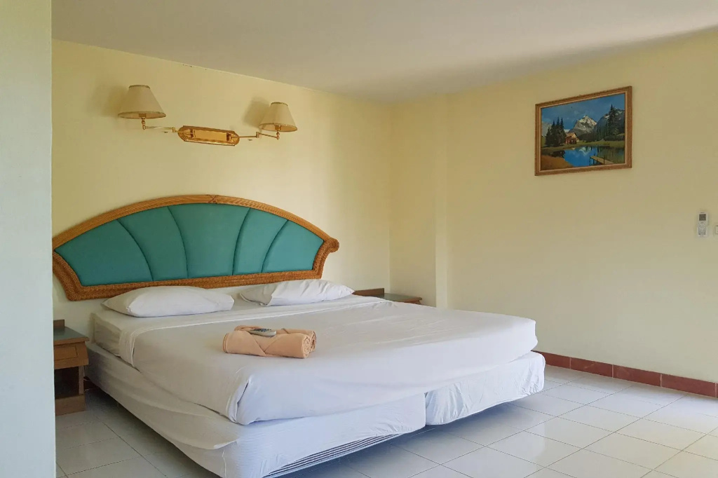 Standard Double room (full double bed)