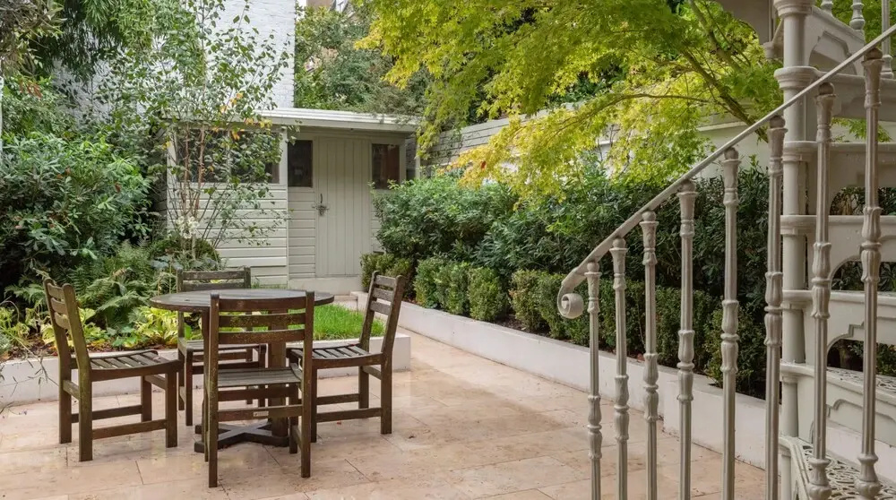 JOIVY Elegant 3-Bed Flat W/ Private Garden In Notting Hill