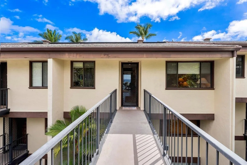 CCV 316 Spacious Top Floor Oceanview Lanai w/ AC