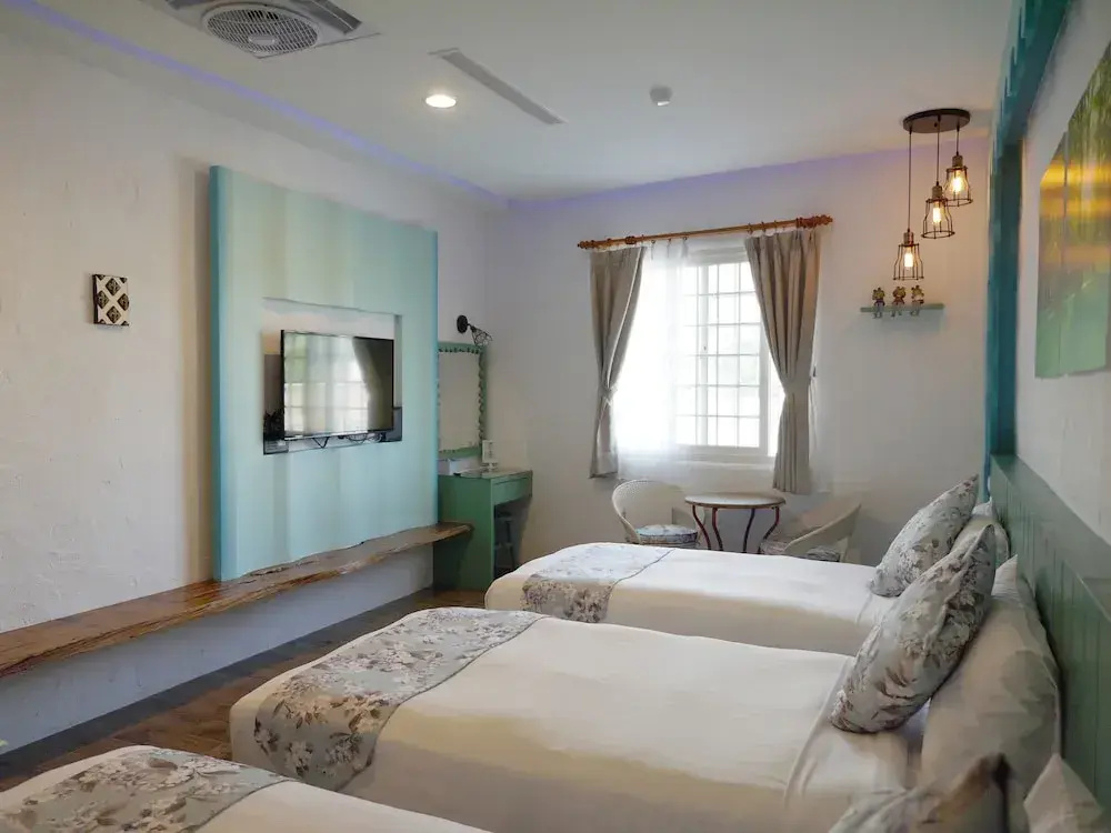 Standard Triple room