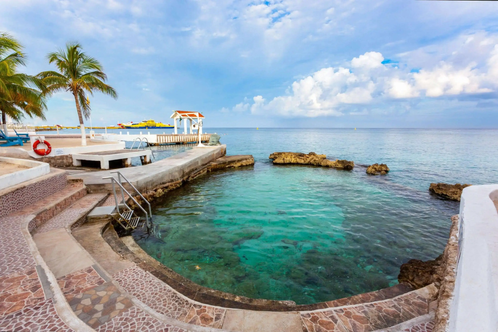 Beach & Waterfront