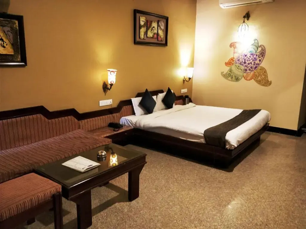 Deluxe Double room (full double bed)