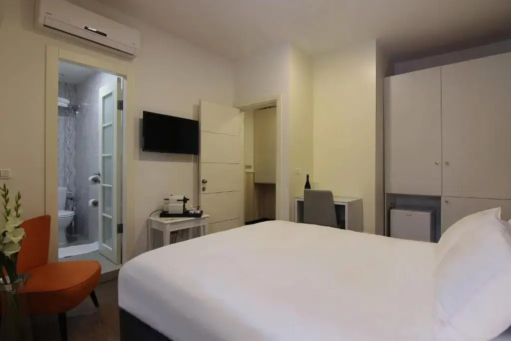 Superior Double room (full double bed)