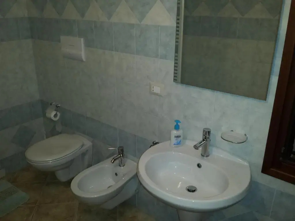 Standard Double room with balcony (full double bed)