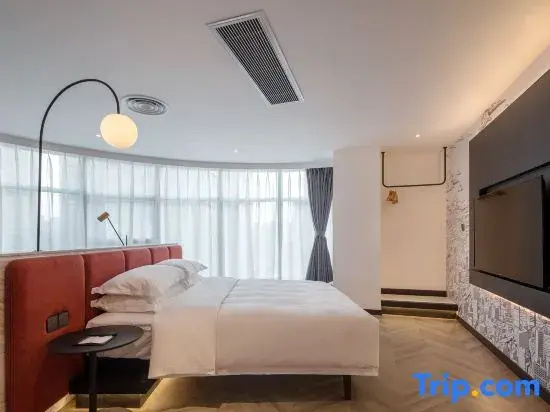 Luxury Suite