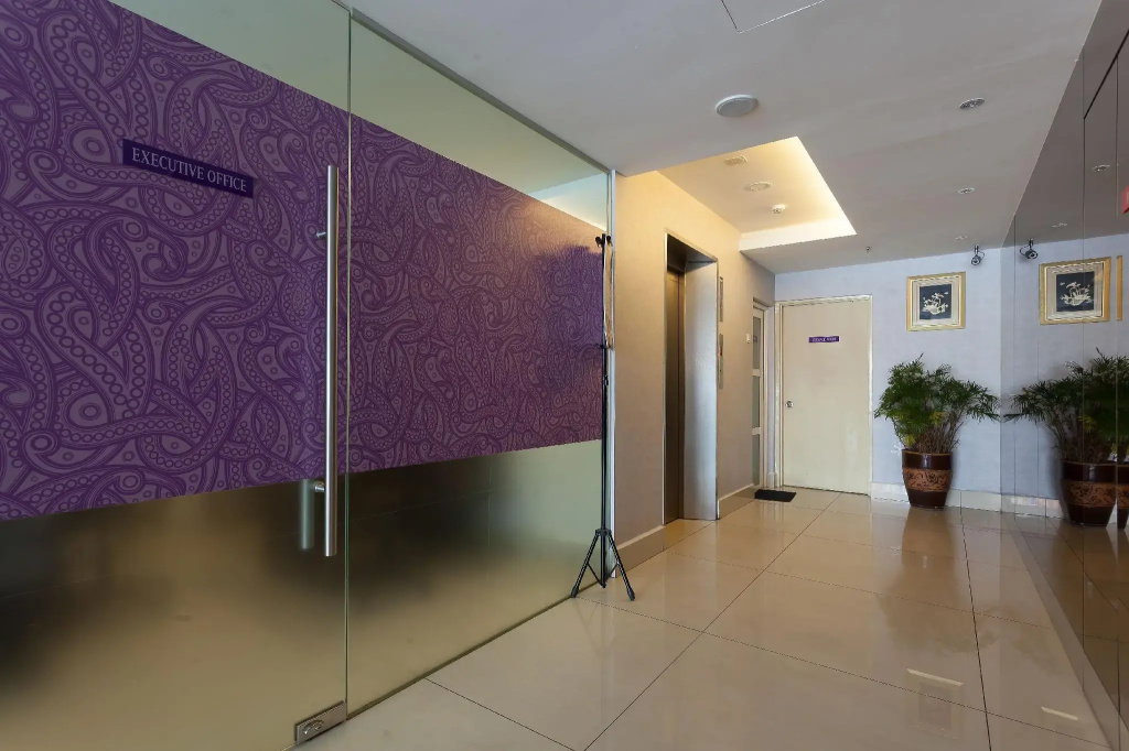Lobby & Reception