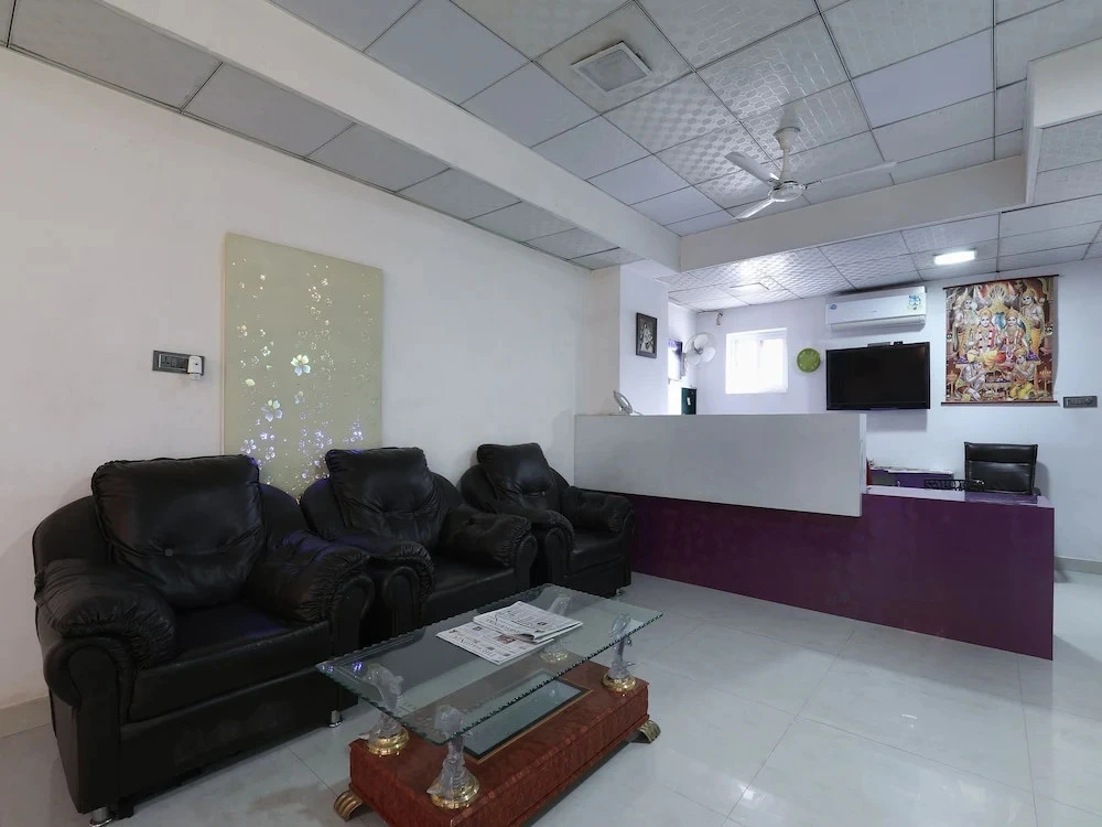 Akhand Homes by OYO Rooms