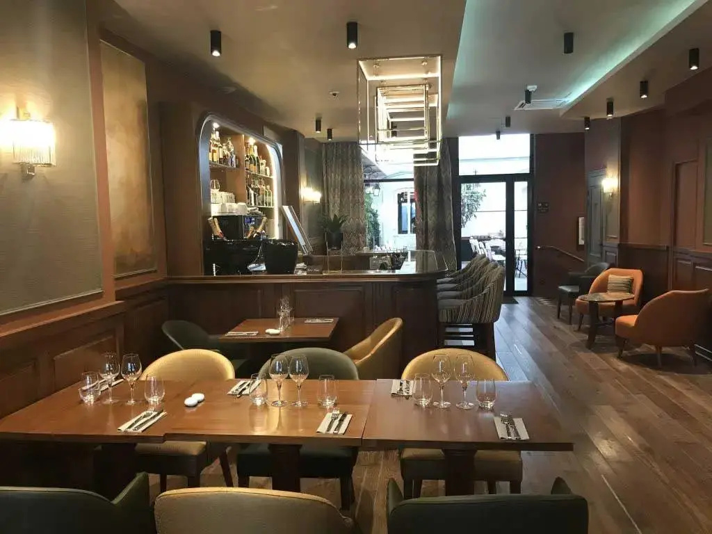Mom’Art Hotel - Général