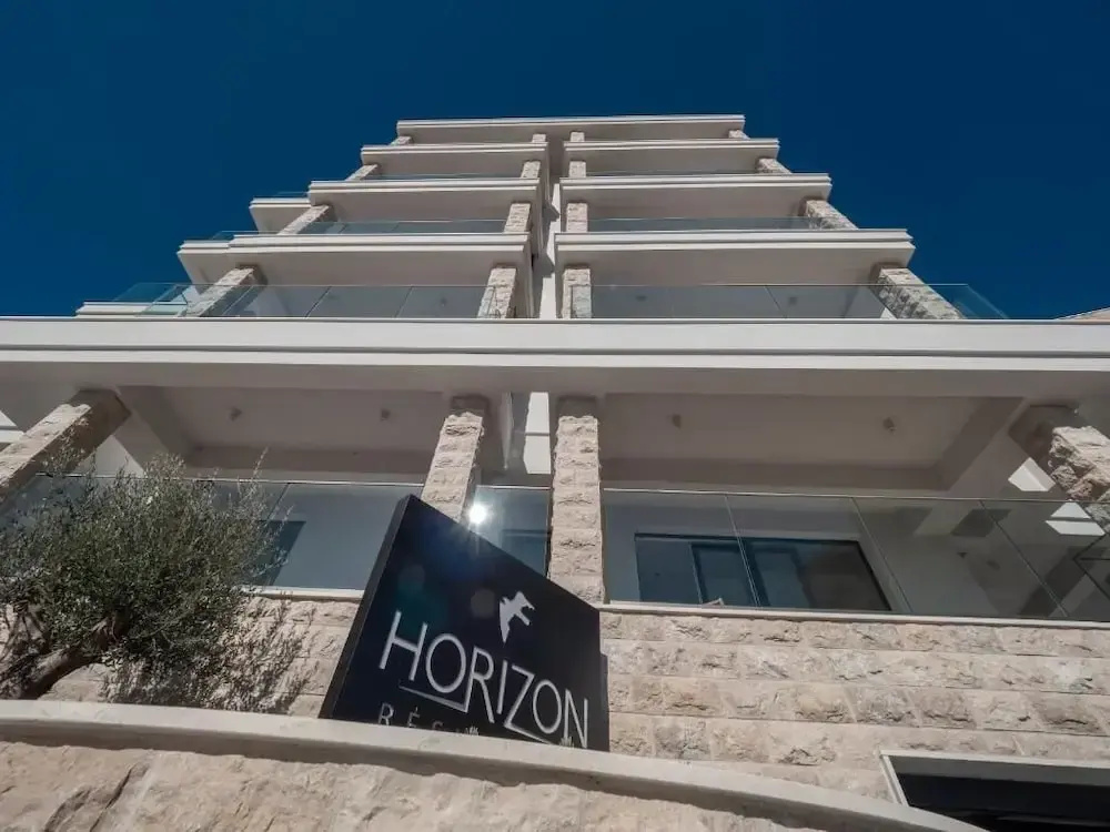 Horizon Two Bedroom Penthouse Hot tub