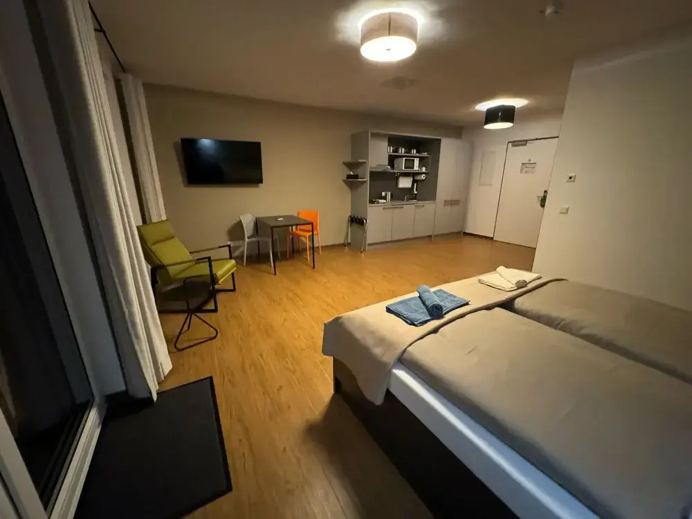 Deluxe Double Attic Studio (twin beds)