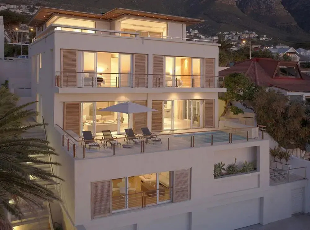 Blue Views Penthouse Beachfront Apartments