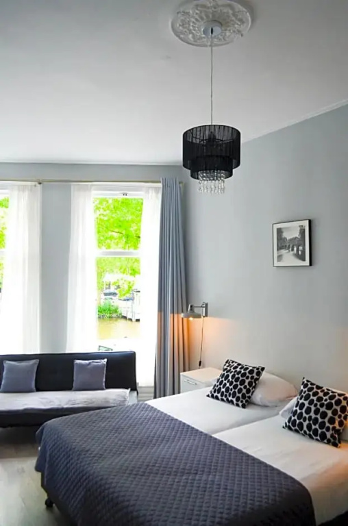 Superior Double room with canal view (full double bed)