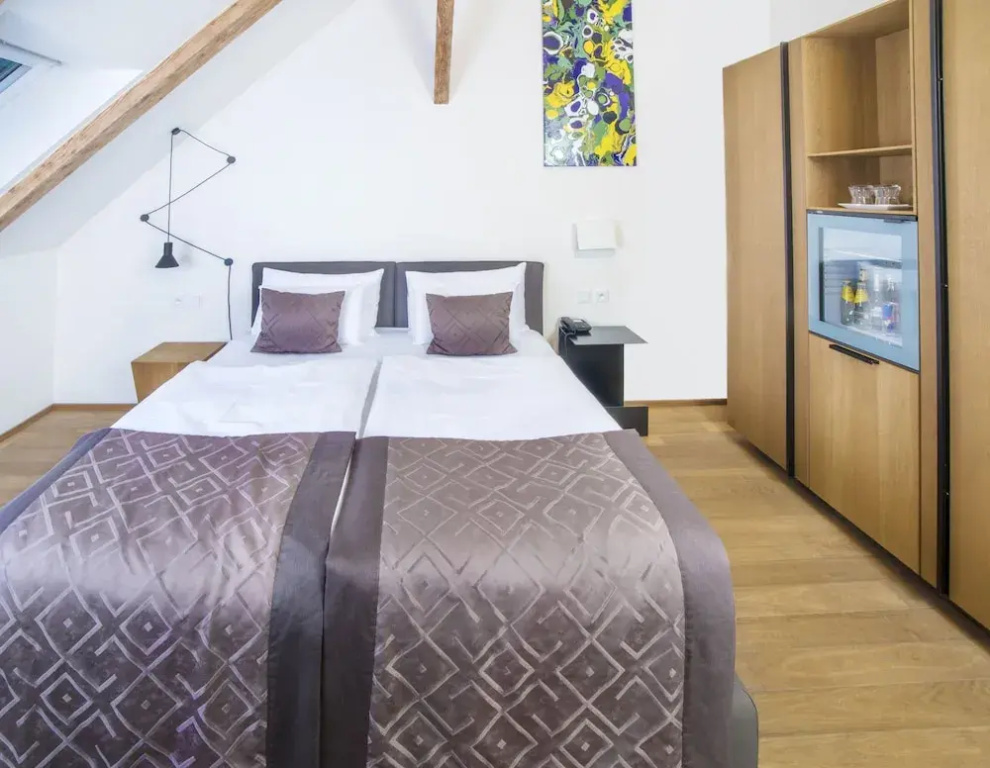 Golden Crown Hotel - Chambres