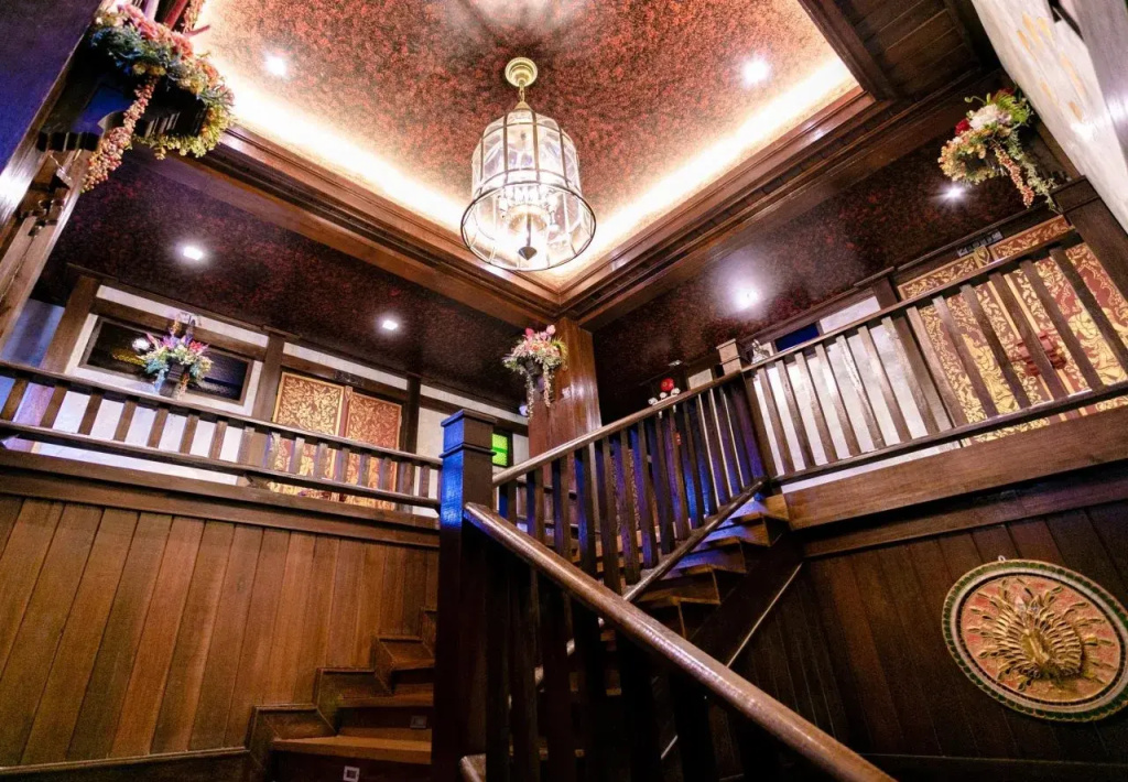 Lobby & Reception