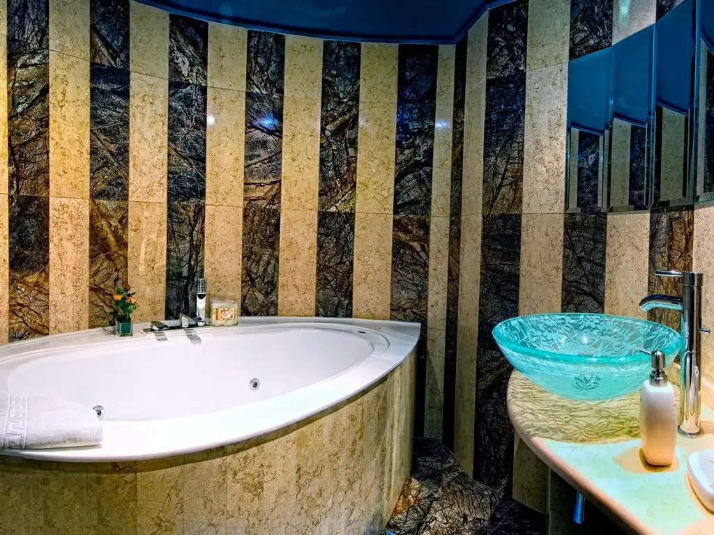 Suite with ocean view