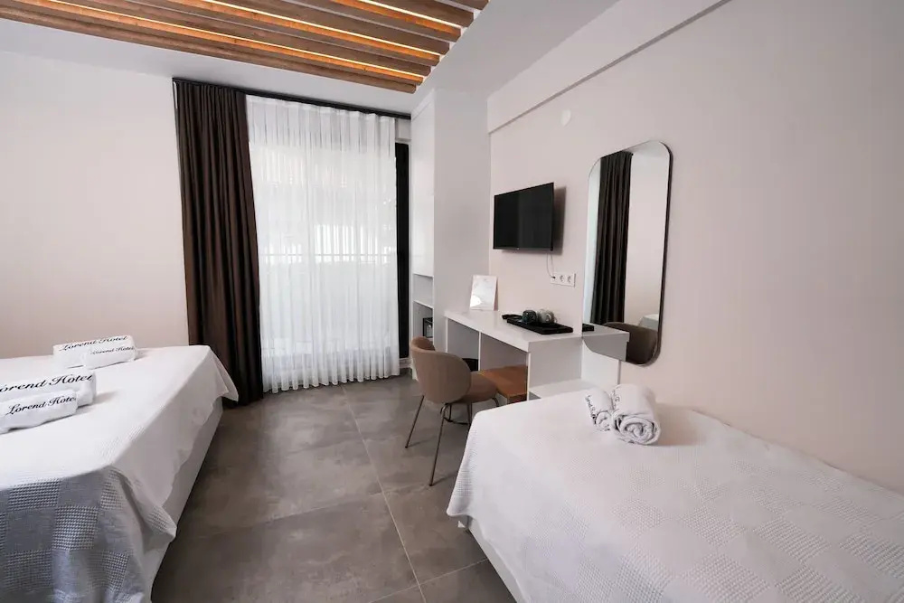 Standard Triple room