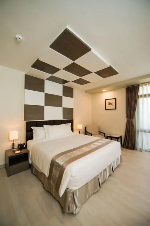 Premier Double room with balcony (full double bed)