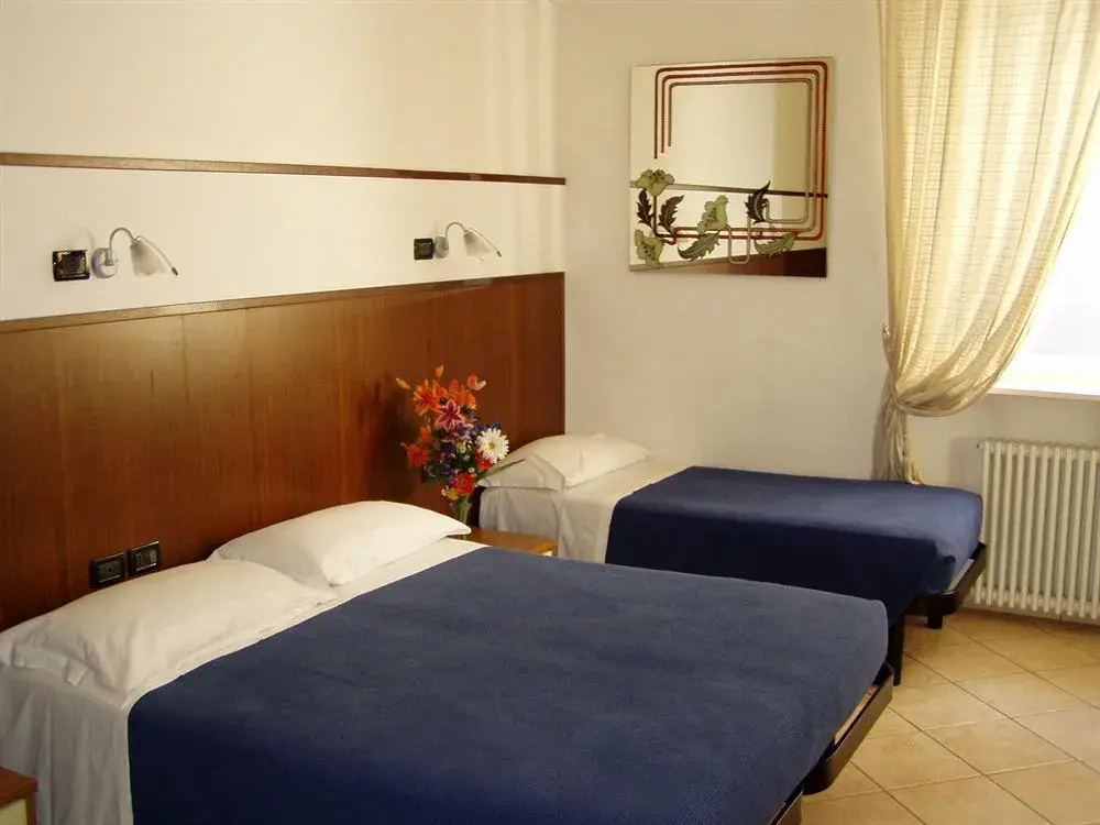 Hotel Paradise Airport - Général