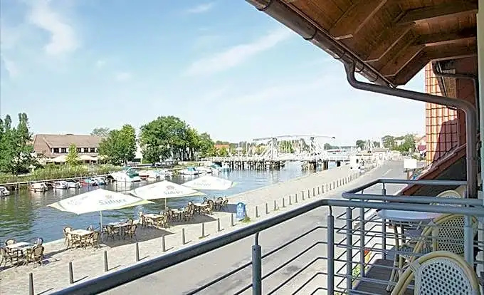 Beach & Waterfront