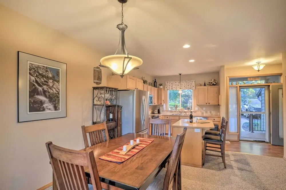 Rustic Klamath Falls Retreat w/ Private Deck! - фото 23