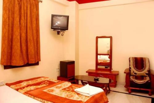 Отель Oyo 27711 Hotel Evergreen Residency, фото 6