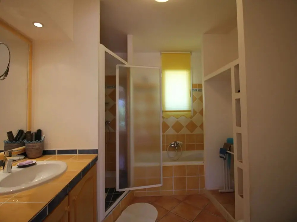 Afficher la photo 8 — Gorgeous Villa in Bagnols-en-Foret with Swimming Pool