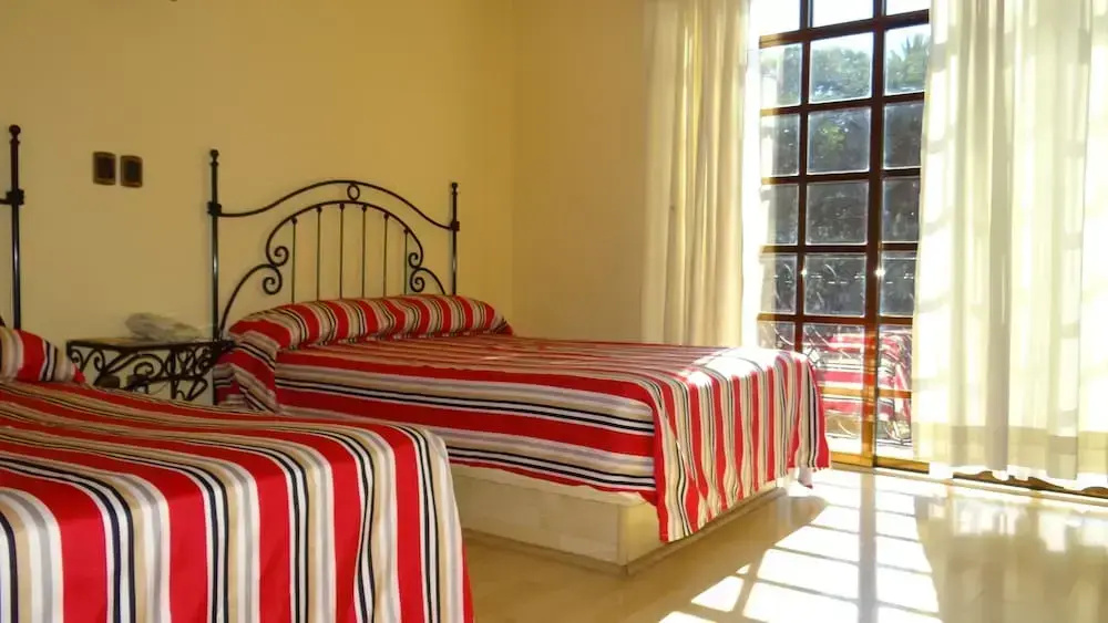 Hotel Villa De Cortez - Chambres