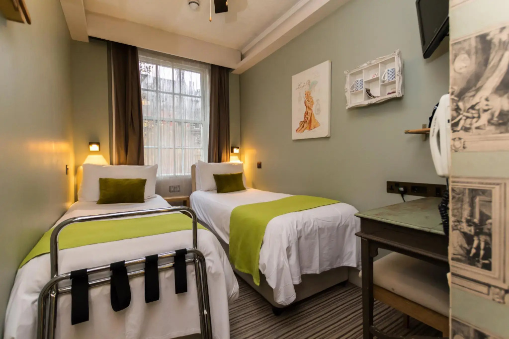 Standard Double room (twin beds)