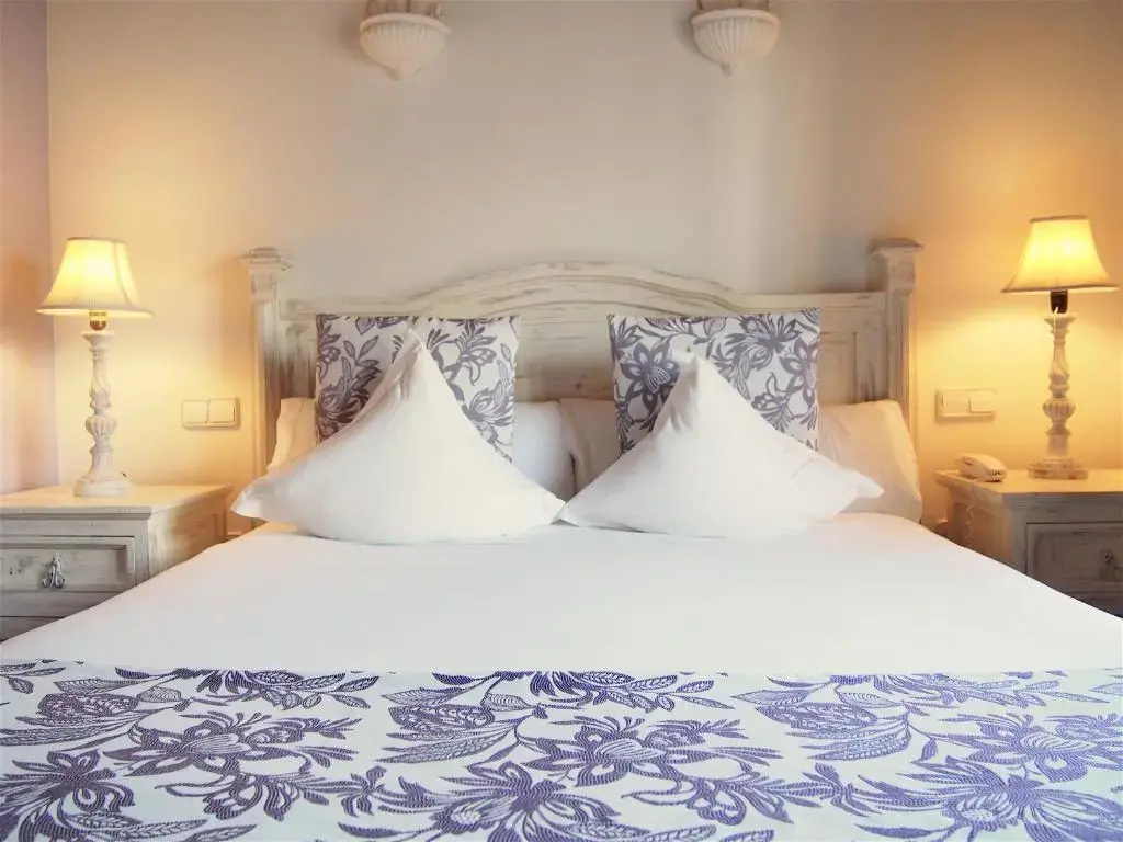 Standard Double room with balcony (full double bed)