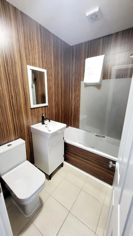 M J B Hotels Group Accommodation, Rooms, Norwich NR23DB