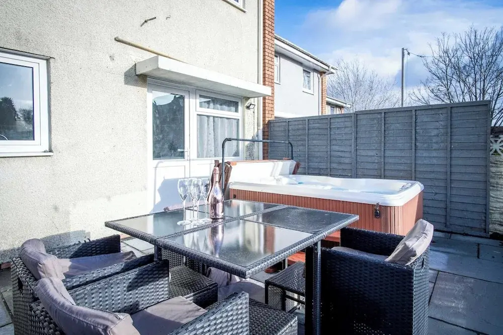 Tyle Teg - 3 Bedroom Holiday Home - Clydach